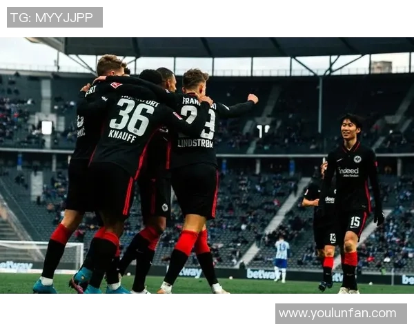 沙尔克04迎战沃尔库森展现德甲激情对决的精彩时刻